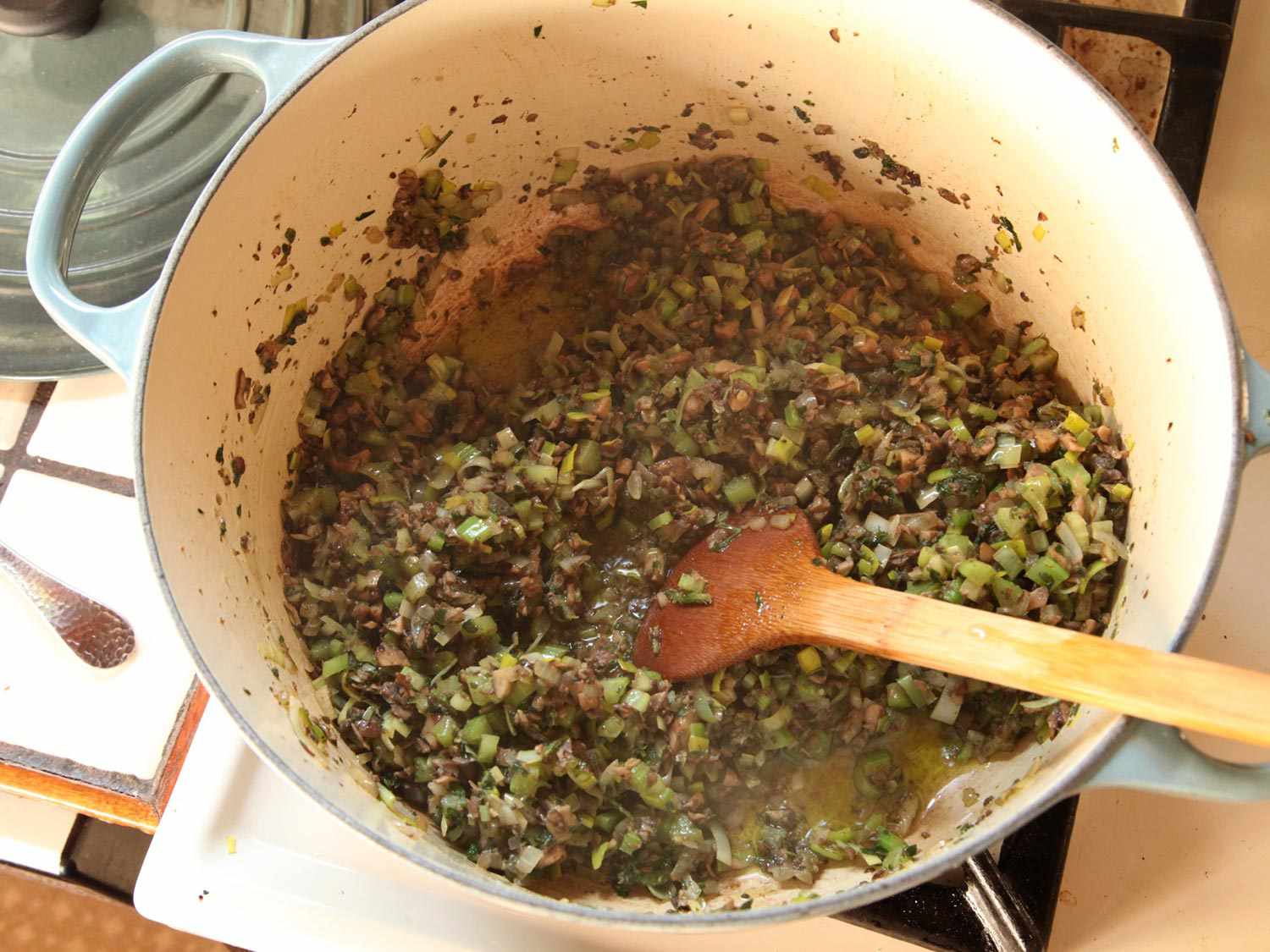 20141104-vegan-stuffing-thanksgiving-food-lab-recipe-09