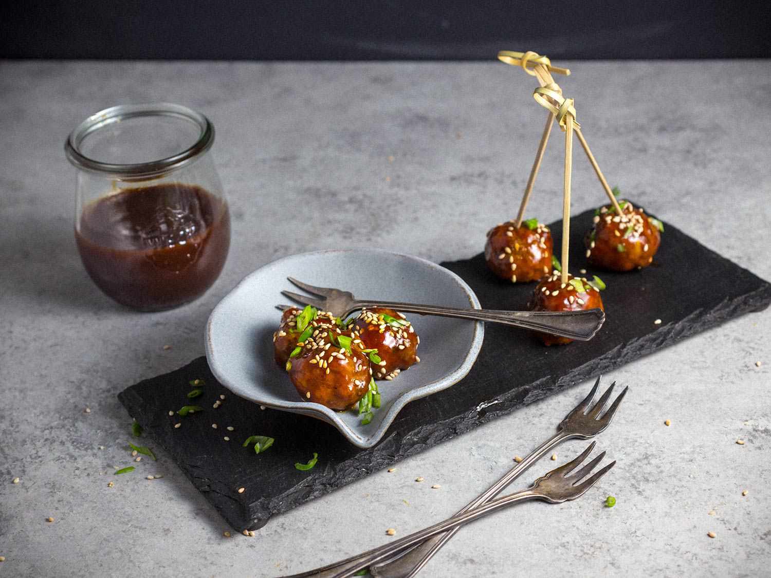 20161217-Hoisin-Glazed-Cocktail-Meatballs-3-edit.jpg