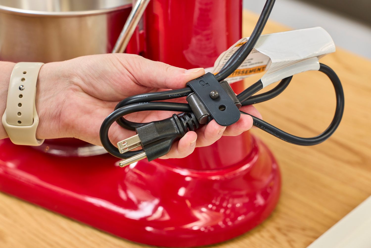 Tester showing power cable for KitchenAid stand mixer