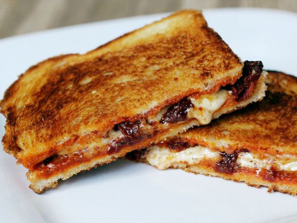 20130127-238521-sandwiched-grilled-cheese-sandwich-with-sun-dried-tomatoes-and-harissa-edit.jpg