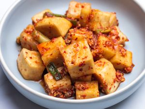 Kkakdugi (cubed radish) kimchi