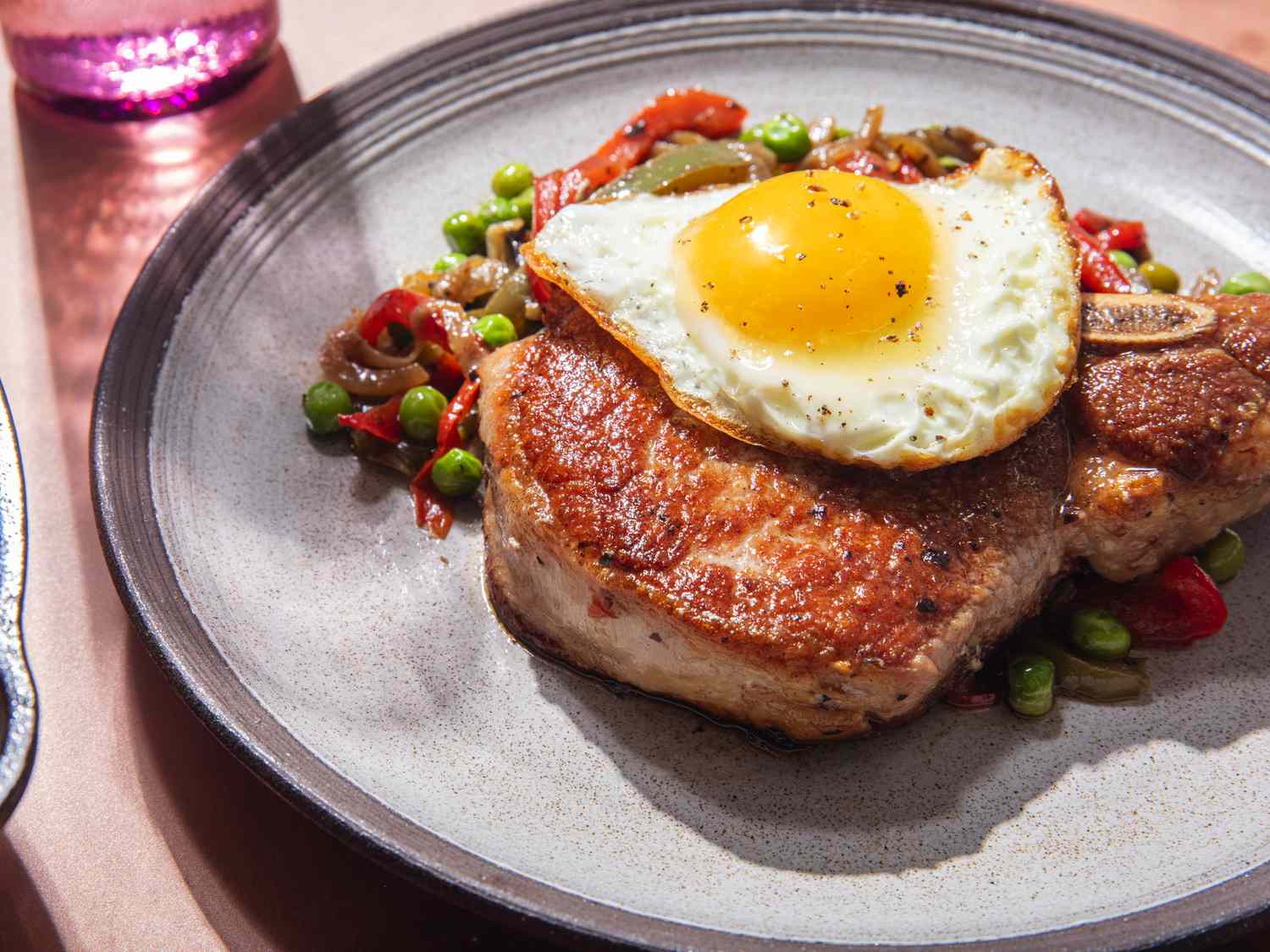 Side angle of Costillas a la Riojana