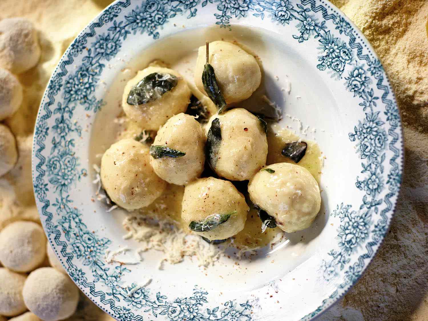 20140918-jamie-olivers-comfort-food-butter-sage-gnudi-david-loftus.jpg