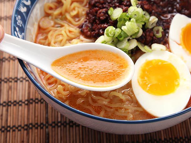 20140422-sun-ramen-brands-taste-test-16.jpg