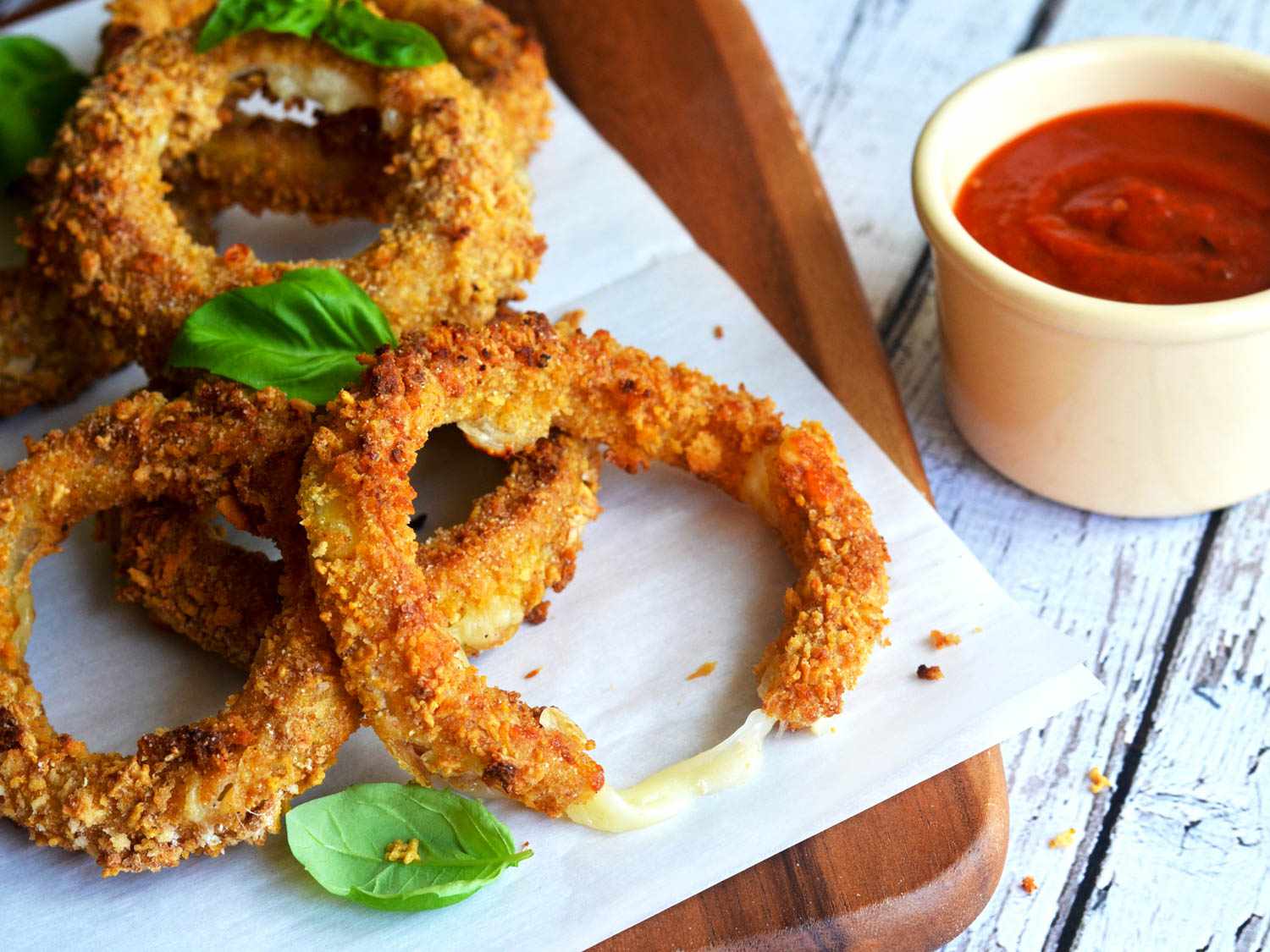 20150412-Baked-Mozzarella-Stuffed-Onion-Rings-Cheese-Morgan-Eisenberg.jpg