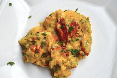 263504-20130828-sunday-brunch-lobster-chive-scrambled-eggs.jpg