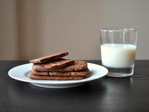 20120410-cookiemonster-chocolate-coffee-graham-crackers.JPG