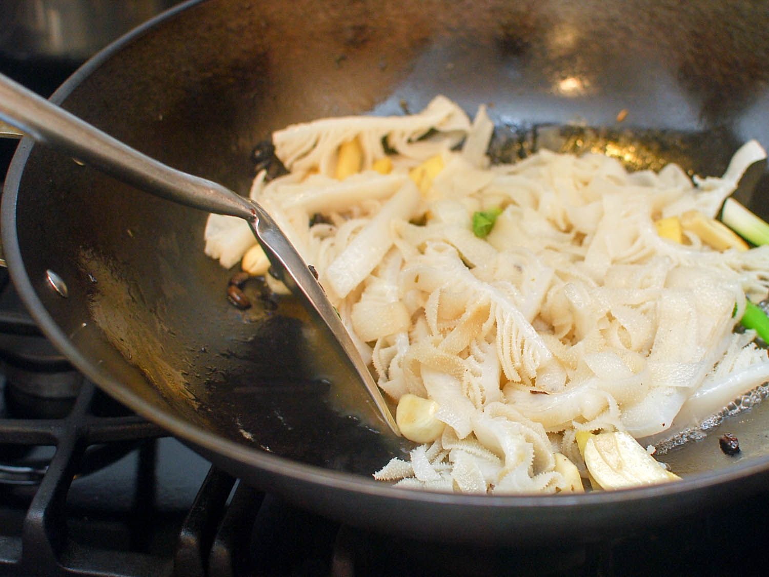 20140617-stir-fry-tripe-with-pickled-mustard-greens-and-fermented-black-beans-shao-zhong-13.jpg