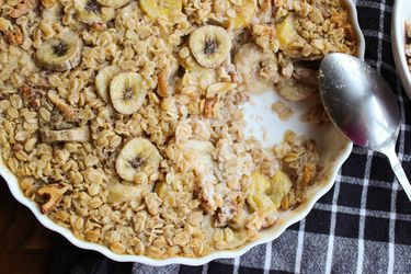 20140805-banana-baked-oatmeal.1-yvonne-ruperti-hires.jpg