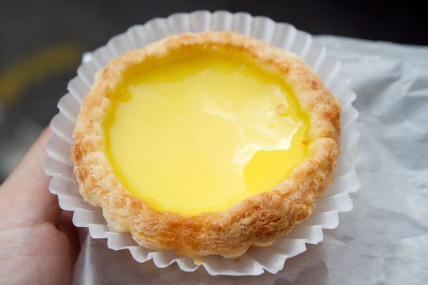 20141001-chinese-bakery-sweets-bread-talk-egg-custard-tart-thumb-610x406-400792.jpg