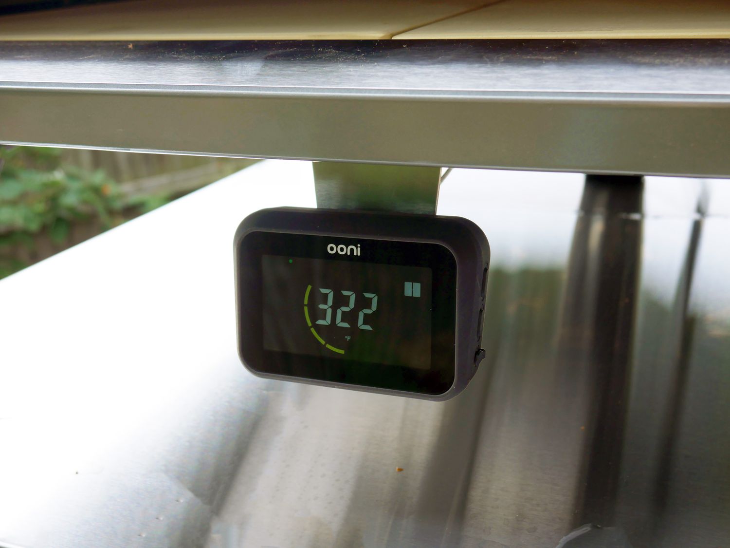 the thermometer display screen on the ooni