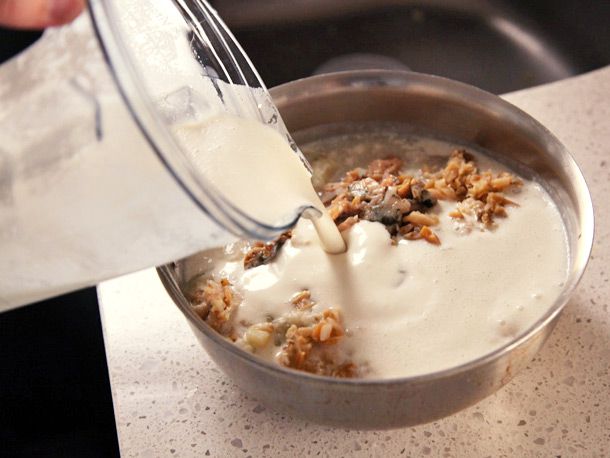 Blended smooth chowder base poured over reserved clams.