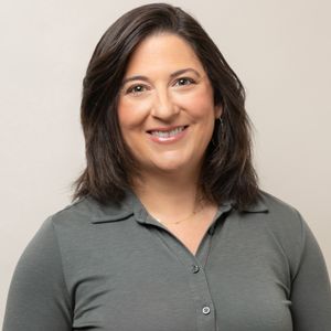 Square Headshot of Michelle Edelbaum