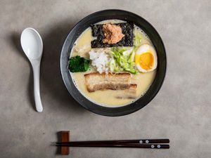 20181113-homemade-ramen-dark-broth-miso-tori-paitan-vicky-wasik-21