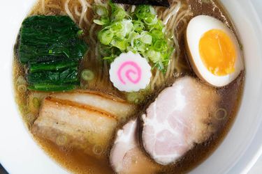 20181113-homemade-ramen-light-broth-chintan-shoyu-vicky-wasik-27-1500x1125