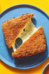 Mozz in carozza sliced in half.