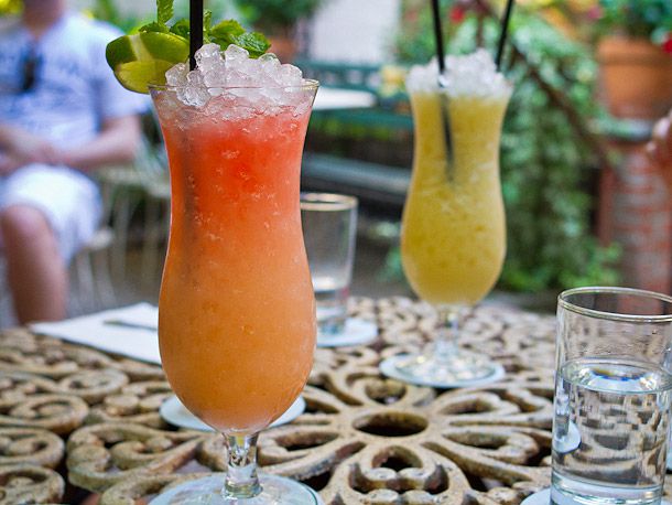 081612-218979-NYCOutdoorCocktails_MaisonPremier 1.jpg