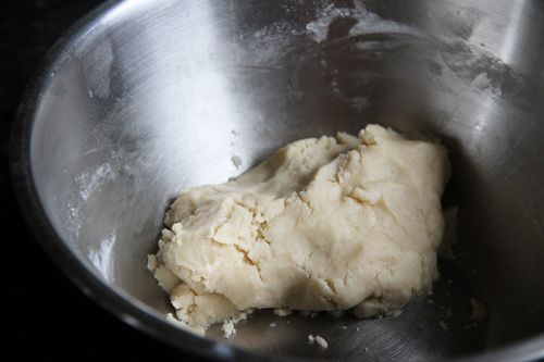 20120430-203621-thai-shortbread-cookies-khanom-kleeb-lamduan-dough.jpg