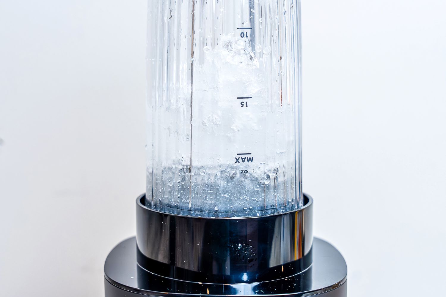 Zwilling Enfinigy Personal Blender blending ice