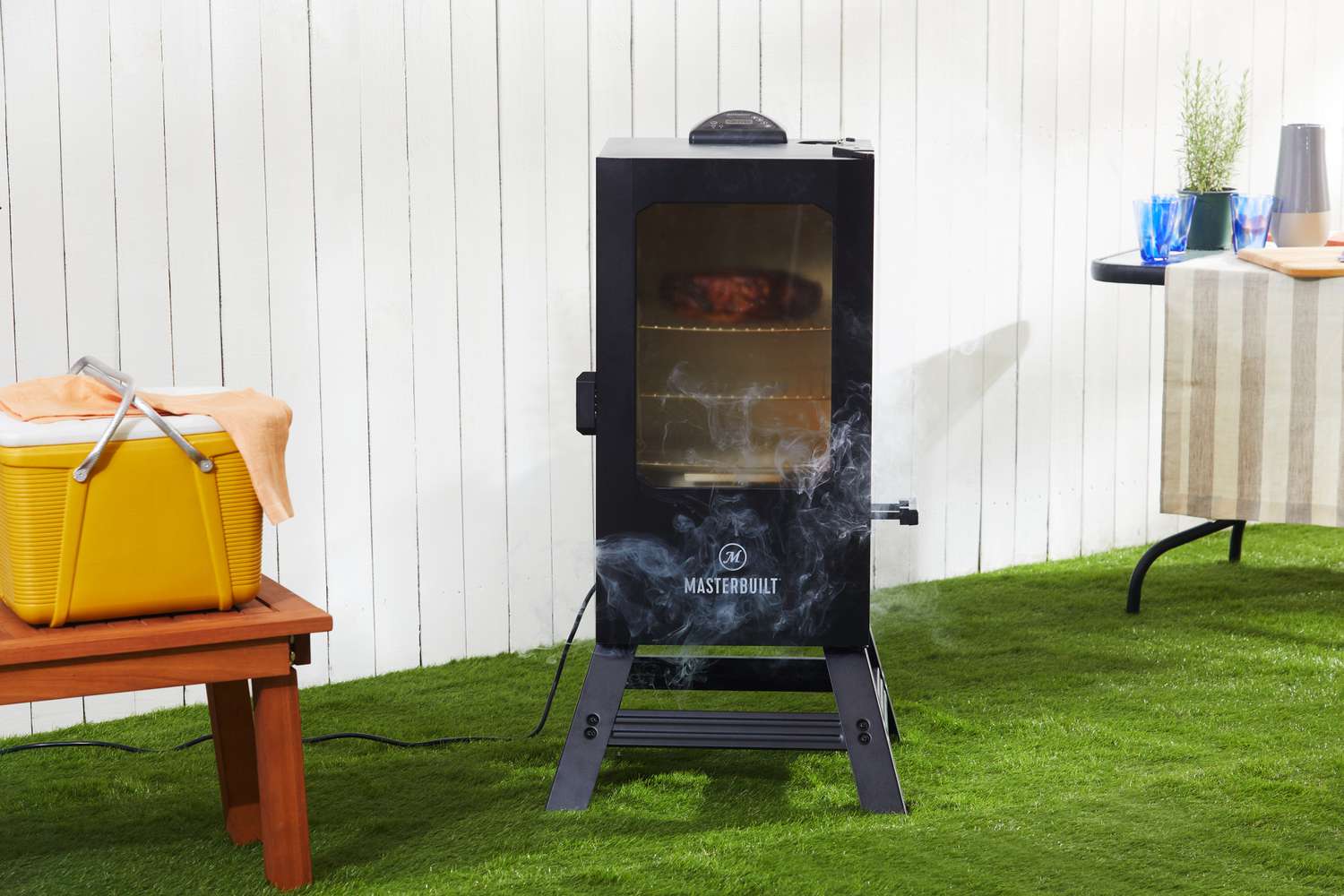 The Masterbuilt 30-Inch Digital Electric Smoker, Black (MB20070421)
