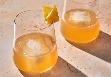 Gold rush cocktail