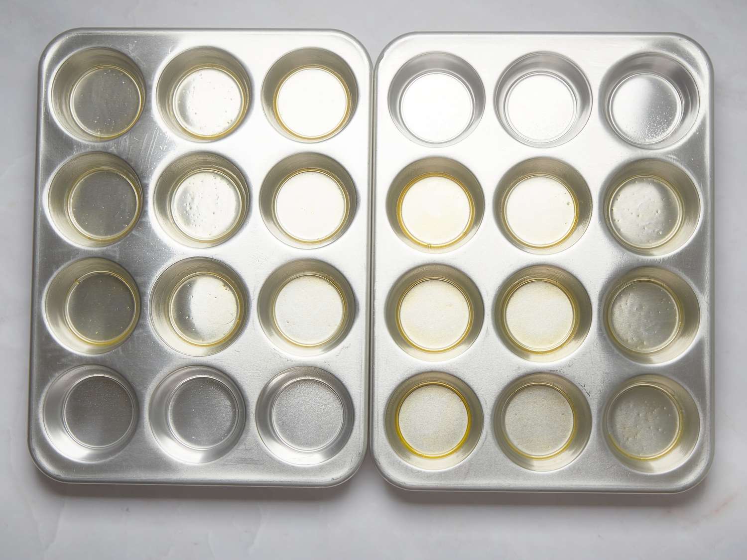 2 12 cup muffin tins lightly greaes with nonstick spray 
