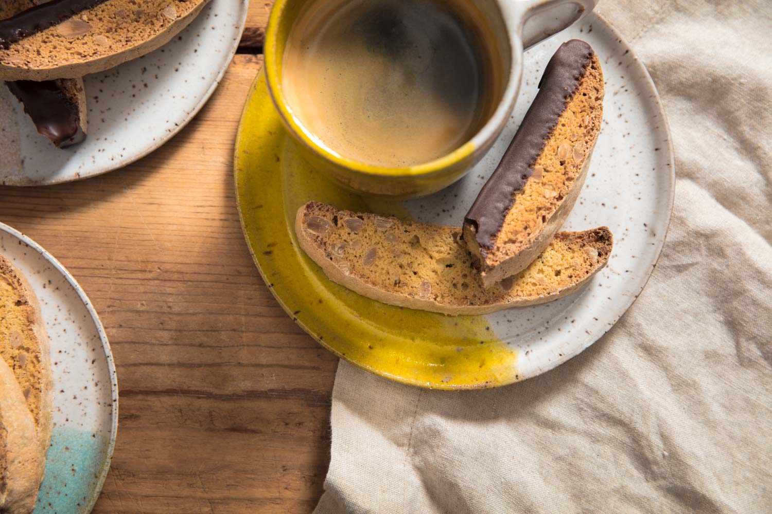 chocolate dipped biscotti