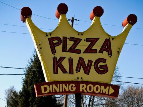 Sign for Pizza King restaurant in Indiana.
