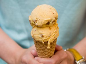 20130711-apricot-almond-ice-cream.jpg