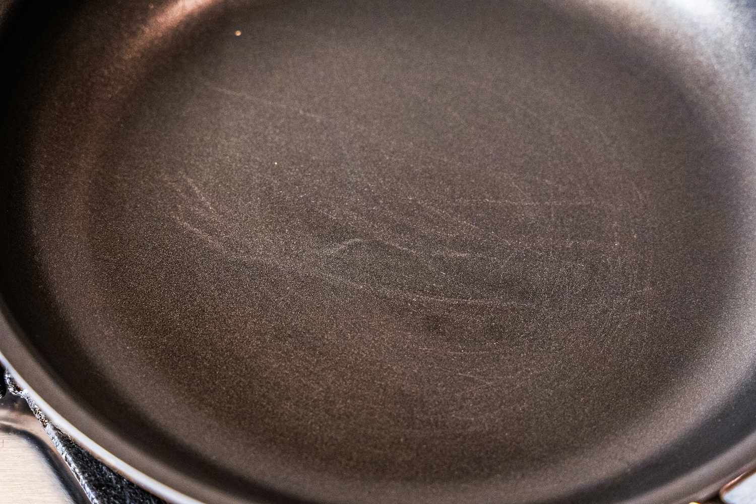 The surface of the Cuisinart 622-24 Chef’s Classic Nonstick Skillet