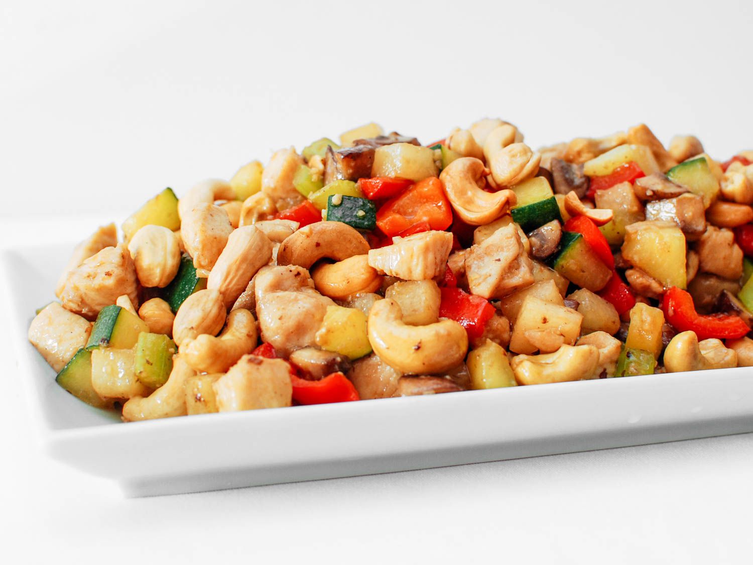 A finished platter of cashew chicken ding.
