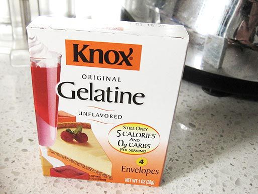 Front view of box of Knox gelatin