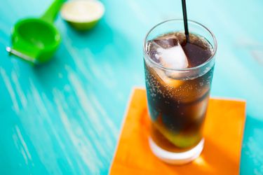 20150622-3-ingredient-cocktail-cuba-libre-vicky-wasik.jpg