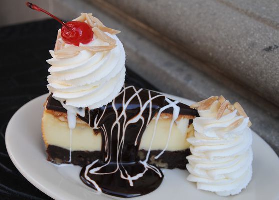 Brownie Sundae Cheesecake