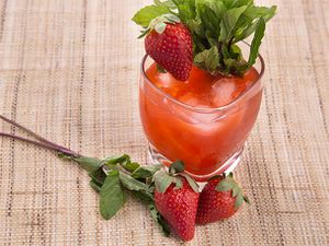 20140326-one-bottle-tequila-strawberry1.jpg