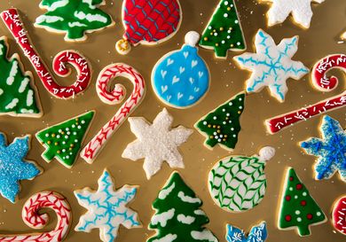 20161207-holiday-cookie-decorating-icing-sugar-cookies-vicky-wasik-1-4.jpg