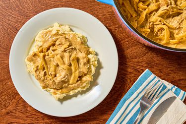 20250317SEA-MidwesternChickenandNoodles-TwoBites hero