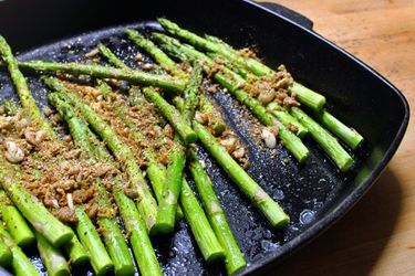 20110427-148912-roast-asparagus-long-pepper.JPG