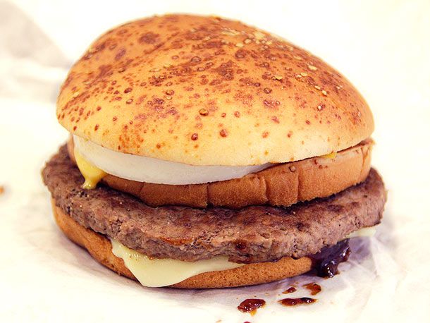 20120118-mcdonalds-japan-big-america-burger-wacky-3.jpg