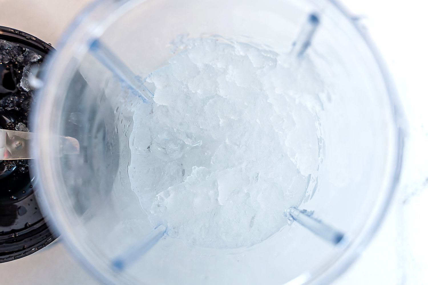 Above view of ice inside cup from the Nurtibullet Pro 900 Personal Blender