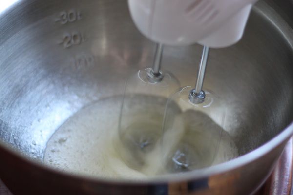 Mixing egg whites