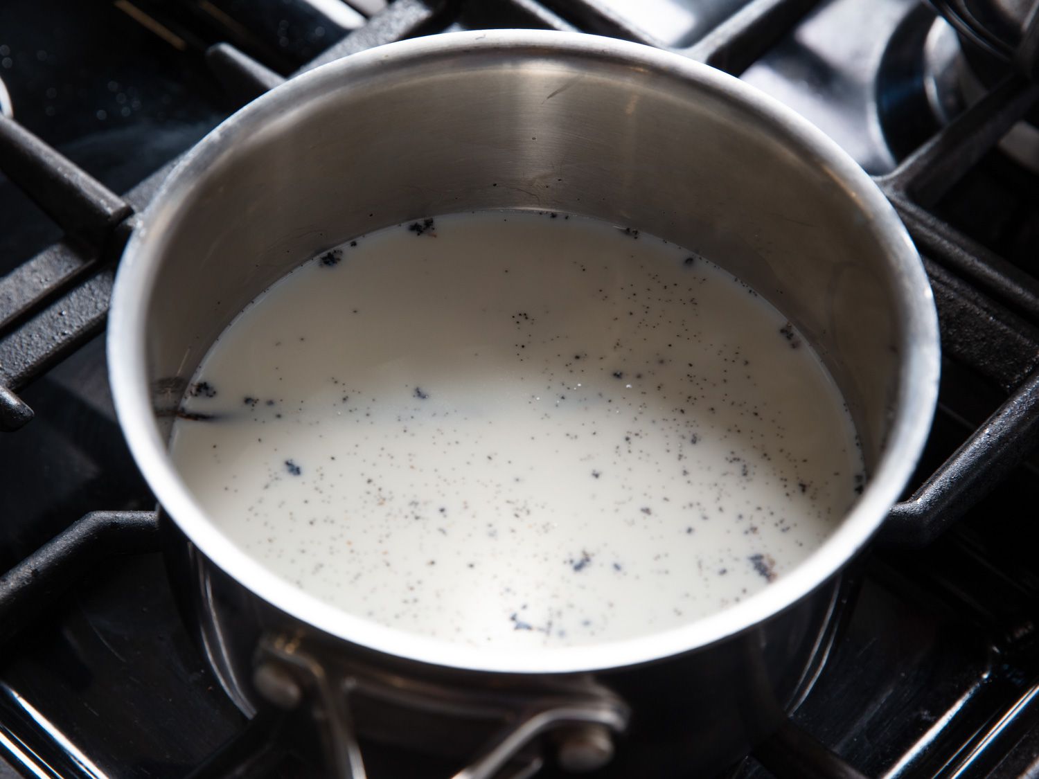 20201210-vanilla-pastry-cream-vicky-wasik-1