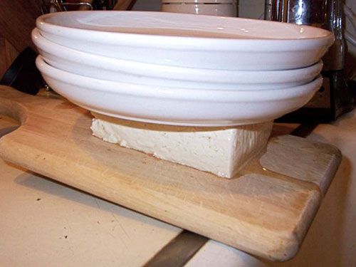 20080731-09-pressingtofu.jpg