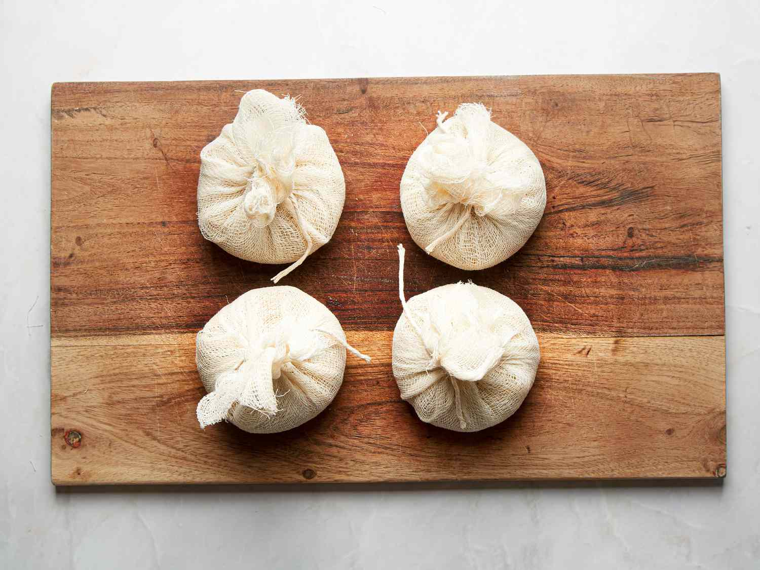 Overhead view of topik step