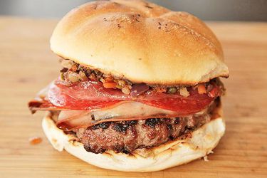 20120713-burger-topping-variations-10.jpg