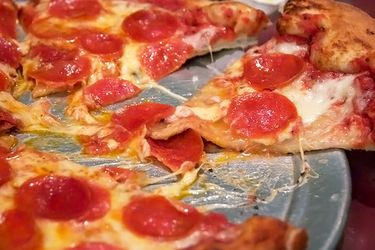 20111205-V-And-T-Pizza-primary2.jpg