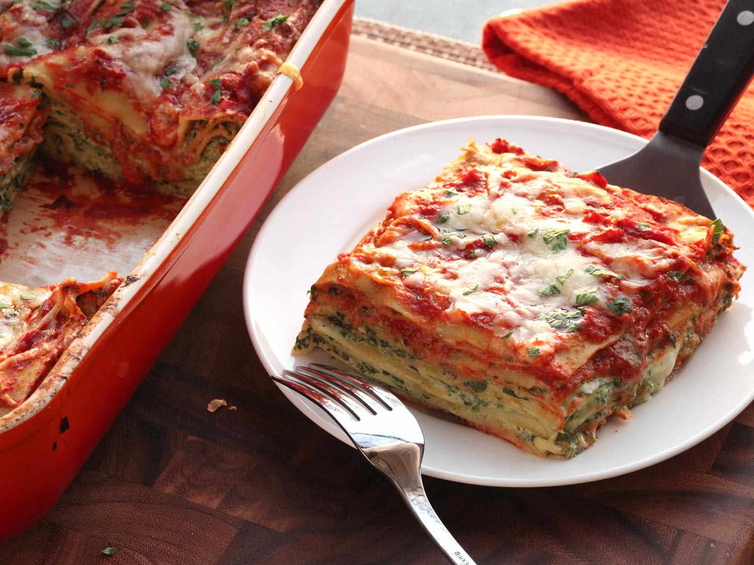 Creamy Spinach Lasagna with Tomato Sauce