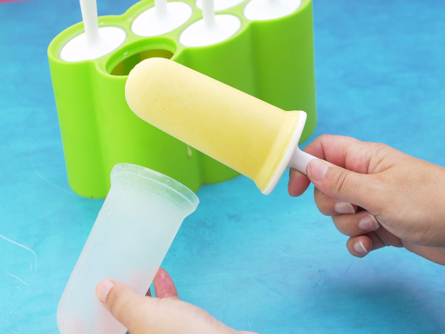 a popsicle taken out of the zoku popsicle mold
