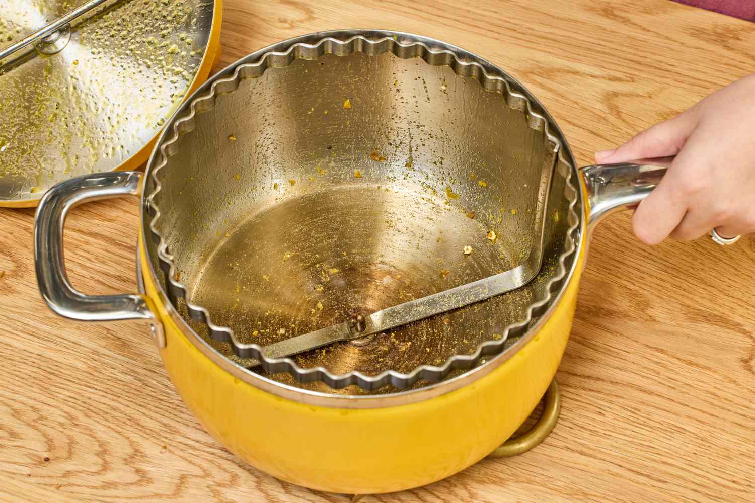 The inside of the Popsmith The Popper after use