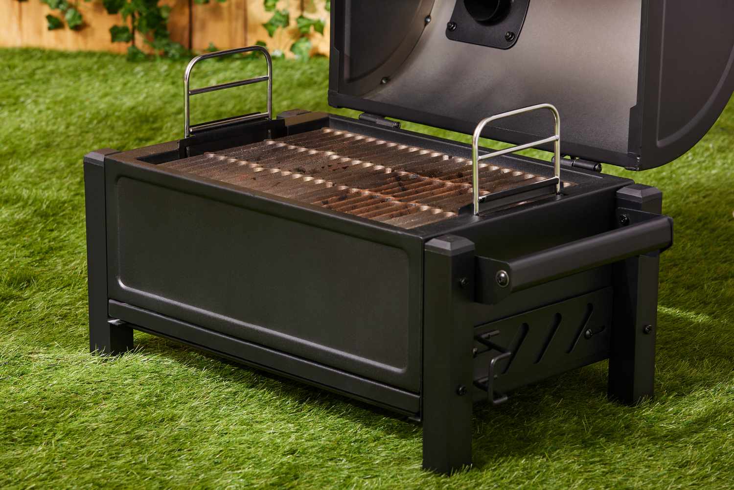 Oklahoma Joe's Rambler Tabletop Charcoal Grill